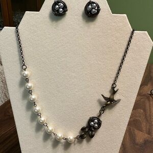 Plunder necklace with earrings